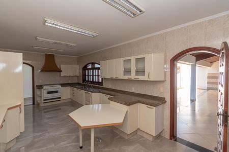 Casa para alugar com 400m², 3 quartos e 2 vagas Casa para alugar com 400m², 3 quartos e 2 vagasCozinha