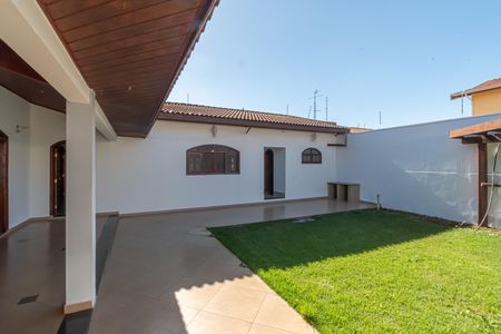 Casa para alugar com 400m², 3 quartos e 2 vagas Casa para alugar com 400m², 3 quartos e 2 vagasQuintal