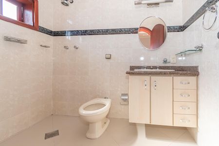 Banheiro da Suíte 1 de casa para alugar com 3 quartos, 400m² em Parque Hongaro, Sumaré