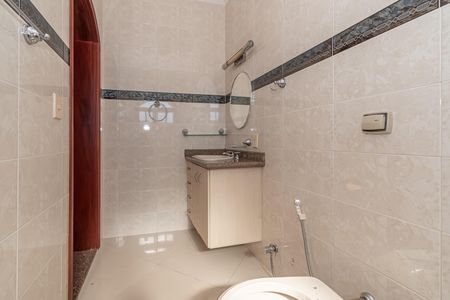 Casa para alugar com 400m², 3 quartos e 2 vagas Casa para alugar com 400m², 3 quartos e 2 vagasBanheiro da Suíte 2
