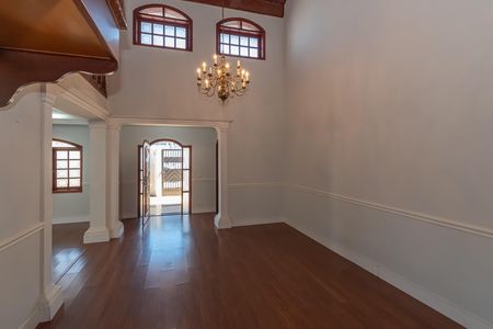 Casa para alugar com 400m², 3 quartos e 2 vagas Casa para alugar com 400m², 3 quartos e 2 vagasSala de Jantar