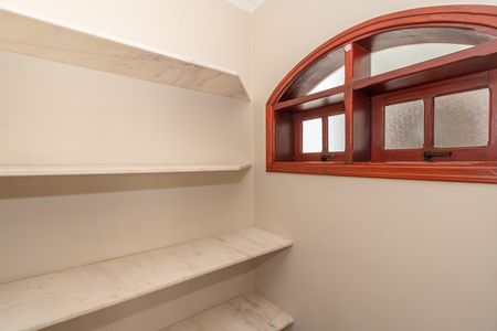 Casa para alugar com 400m², 3 quartos e 2 vagas Casa para alugar com 400m², 3 quartos e 2 vagasDispensa