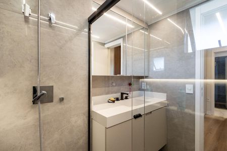 Apartamento à venda com 157m², 4 quartos e 2 vagas Apartamento à venda com 157m², 4 quartos e 2 vagasBanheiro