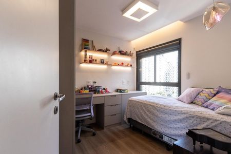 Apartamento à venda com 157m², 4 quartos e 2 vagas Apartamento à venda com 157m², 4 quartos e 2 vagasQuarto