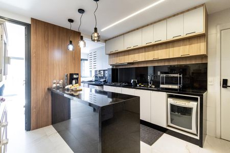 Apartamento à venda com 157m², 4 quartos e 2 vagas Apartamento à venda com 157m², 4 quartos e 2 vagasCozinha