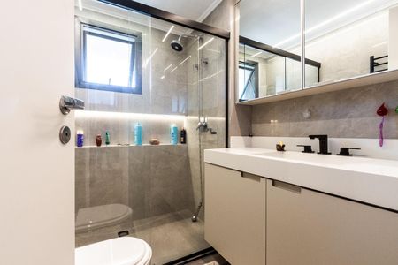 Apartamento à venda com 157m², 4 quartos e 2 vagas Apartamento à venda com 157m², 4 quartos e 2 vagasBanheiro