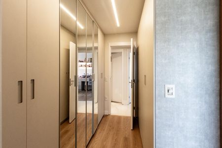 Apartamento à venda com 157m², 4 quartos e 2 vagas Apartamento à venda com 157m², 4 quartos e 2 vagasCorredor