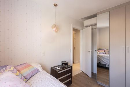 Apartamento à venda com 157m², 4 quartos e 2 vagas Apartamento à venda com 157m², 4 quartos e 2 vagasQuarto