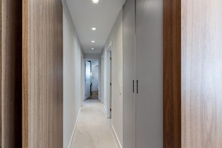 Apartamento à venda com 157m², 4 quartos e 2 vagas Apartamento à venda com 157m², 4 quartos e 2 vagasCorredor