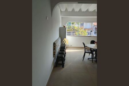 Casa à venda com 192m², 4 quartos e 2 vagas