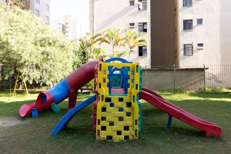 Apartamento para alugar com 55m², 2 quartos e 1 vaga Apartamento para alugar com 55m², 2 quartos e 1 vagaÁrea comum - Playground