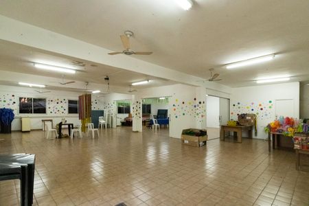 Apartamento para alugar com 55m², 2 quartos e 1 vaga Apartamento para alugar com 55m², 2 quartos e 1 vagaÁrea comum - Salão de festas