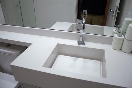 Banheiro de apartamento para alugar com 2 quartos, 44m² em Santo Amaro, São Paulo