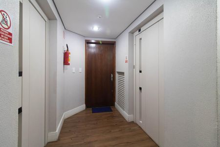 Apartamento à venda com 89m², 2 quartos e 1 vaga Apartamento à venda com 89m², 2 quartos e 1 vagaElevadores