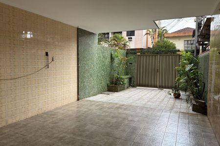 Garagem de casa para alugar com 3 quartos, 130m² em Embaré, Santos