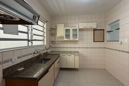 Cozinha de casa para alugar com 3 quartos, 130m² em Embaré, Santos