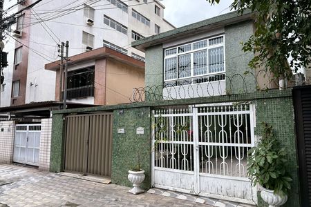 Fachada de casa para alugar com 3 quartos, 130m² em Embaré, Santos