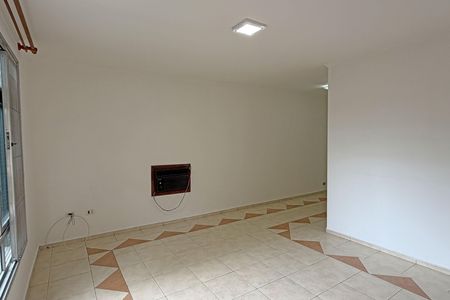 Casa para alugar com 130m², 3 quartos e 2 vagas Casa para alugar com 130m², 3 quartos e 2 vagasSala