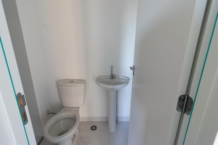 Banheiro de apartamento para alugar com 2 quartos, 35m² em Socorro, São Paulo