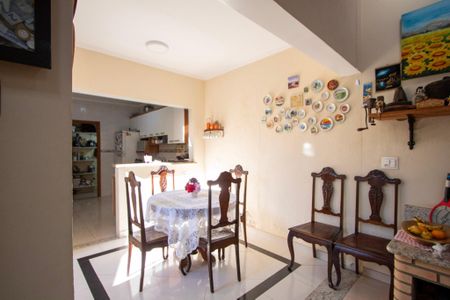 Casa de condomínio para alugar com 125m², 3 quartos e 2 vagas