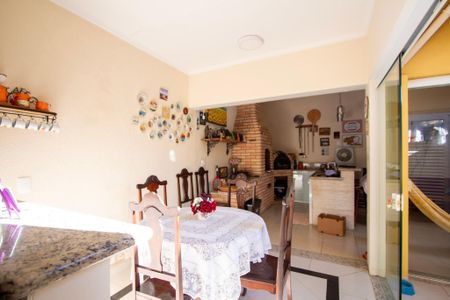Casa de Condomínio para alugar com 3 quartos, 125m² em Wanel Ville, Sorocaba