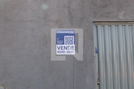 Plaquinha de casa à venda com 3 quartos, 600m² em Parque das Flores, Goiânia