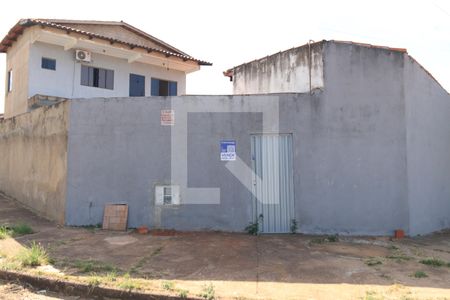 Casa à venda com 3 quartos, 600m² em Parque das Flores, Goiânia