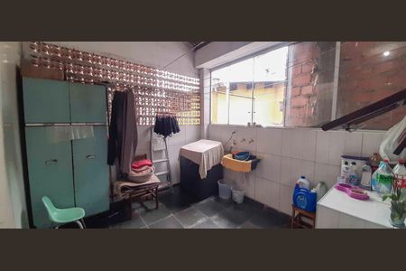 Área de Serviço de casa à venda com 5 quartos, 246m² em Jardim Primeiro de Maio (chacara Fazendinha), Osasco