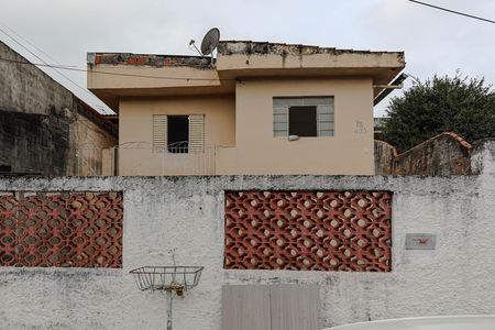 Casa para alugar com 70m², 2 quartos e 3 vagasFachada