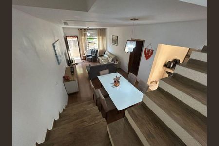 Casa à venda com 4 quartos, 300m² em Vila do Encontro, São Paulo