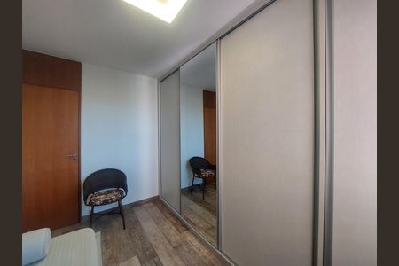 Apartamento à venda com 69m², 3 quartos e 1 vagaQuarto 2