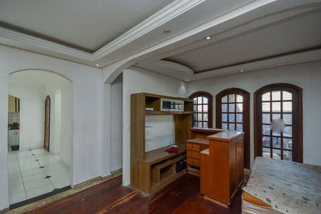 Casa à venda com 3 quartos, 270m² em Jardim Guanhembu, São Paulo