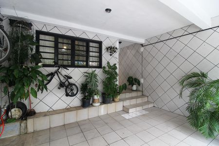 Garagem de casa à venda com 4 quartos, 125m² em Jardim Raposo Tavares, São Paulo