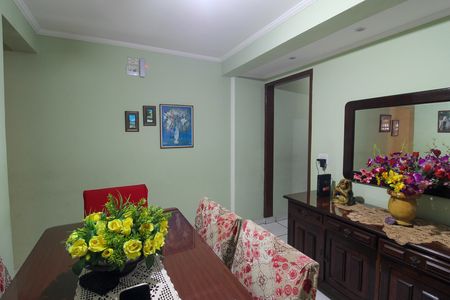 Casa à venda com 125m², 4 quartos e 2 vagas Casa à venda com 125m², 4 quartos e 2 vagasCozinha