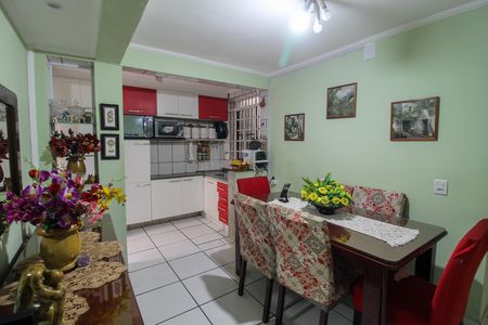 Casa à venda com 125m², 4 quartos e 2 vagas Casa à venda com 125m², 4 quartos e 2 vagasCozinha