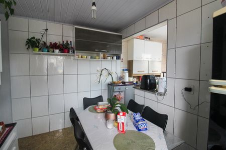 Casa à venda com 125m², 4 quartos e 2 vagas Casa à venda com 125m², 4 quartos e 2 vagasCozinha