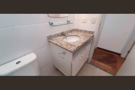 Casa de condomínio à venda com 65m², 2 quartos e 2 vagas Casa de condomínio à venda com 65m², 2 quartos e 2 vagasBanheiro