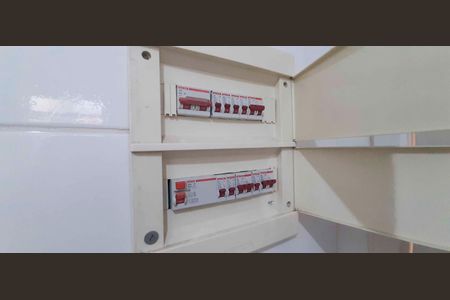 Casa de condomínio à venda com 65m², 2 quartos e 2 vagas Casa de condomínio à venda com 65m², 2 quartos e 2 vagasQuadro de Luz