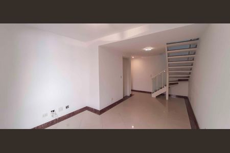 Casa de condomínio à venda com 65m², 2 quartos e 2 vagas Casa de condomínio à venda com 65m², 2 quartos e 2 vagasSala