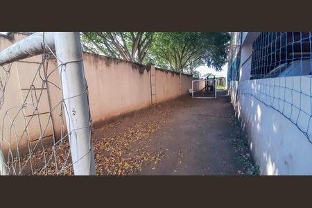 Casa de condomínio à venda com 65m², 2 quartos e 2 vagas Casa de condomínio à venda com 65m², 2 quartos e 2 vagasCampo de Futebol