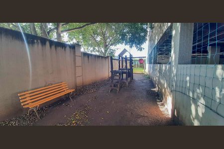 Casa de condomínio à venda com 65m², 2 quartos e 2 vagas Casa de condomínio à venda com 65m², 2 quartos e 2 vagasÁrea comum - Playground