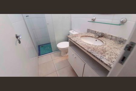 Casa de condomínio à venda com 65m², 2 quartos e 2 vagas Casa de condomínio à venda com 65m², 2 quartos e 2 vagasBanheiro