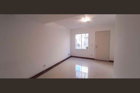 Casa de condomínio à venda com 65m², 2 quartos e 2 vagas Casa de condomínio à venda com 65m², 2 quartos e 2 vagasSala