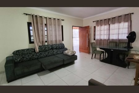 Sala de casa para alugar com 3 quartos, 1130m² em Ipelândia, Suzano