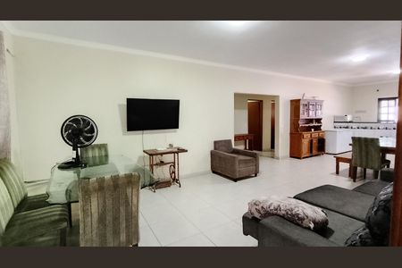 Casa para alugar com 3 quartos, 1130m² em Ipelândia, Suzano