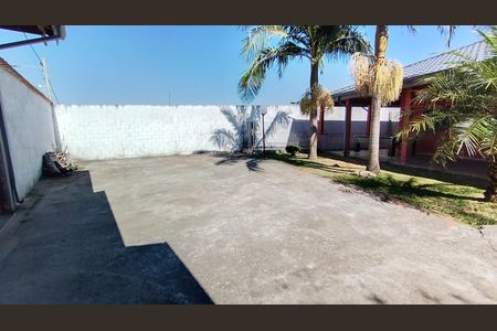 Quintal  de casa para alugar com 3 quartos, 1130m² em Ipelândia, Suzano