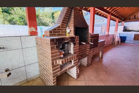 Churrasqueira  de casa para alugar com 3 quartos, 1130m² em Ipelândia, Suzano