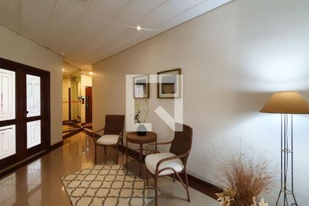 Apartamento à venda com 130m², 4 quartos e 2 vagas Apartamento à venda com 130m², 4 quartos e 2 vagasÁrea comum - Hall