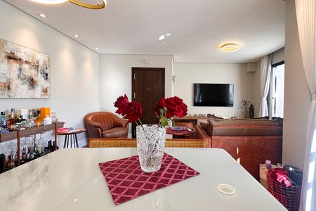 Apartamento à venda com 130m², 4 quartos e 2 vagas Apartamento à venda com 130m², 4 quartos e 2 vagasSala