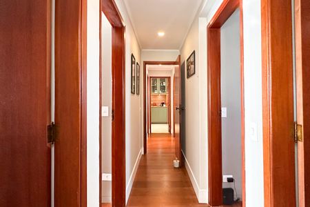 Apartamento à venda com 130m², 4 quartos e 2 vagas Apartamento à venda com 130m², 4 quartos e 2 vagasAcesso aos Quartos